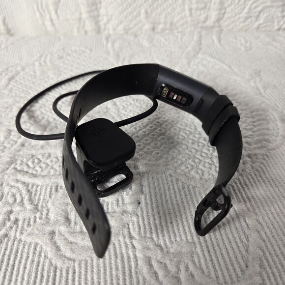 Fitbit Charge 3 Fitness Activity Tracker  PARTS ONLY Non Working Screen - Picture 2 of 2